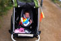 7 Monate alt Kinderanhaenger mit Baby